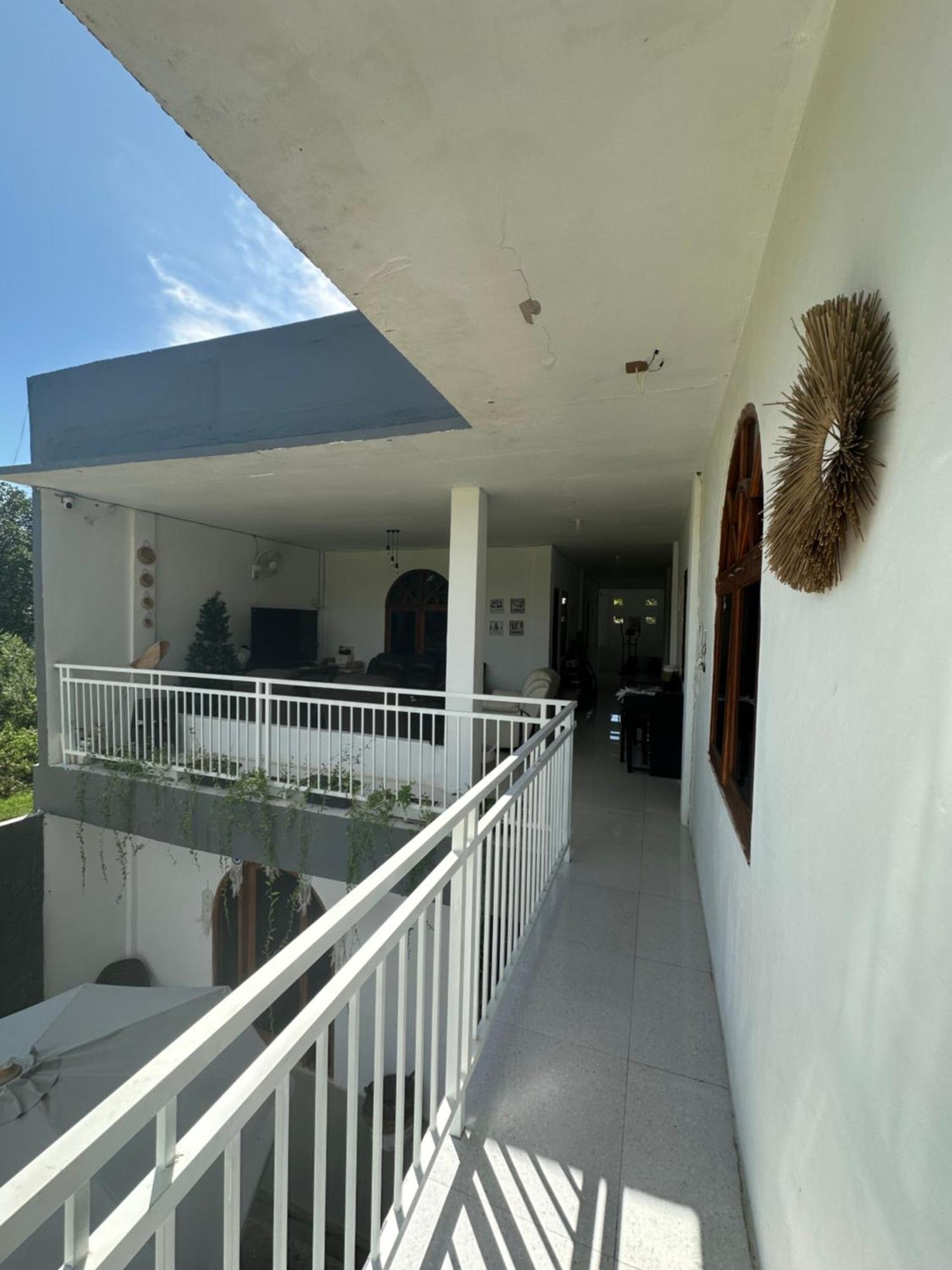 D'Flora Homestay Labuan Bajo Exterior foto