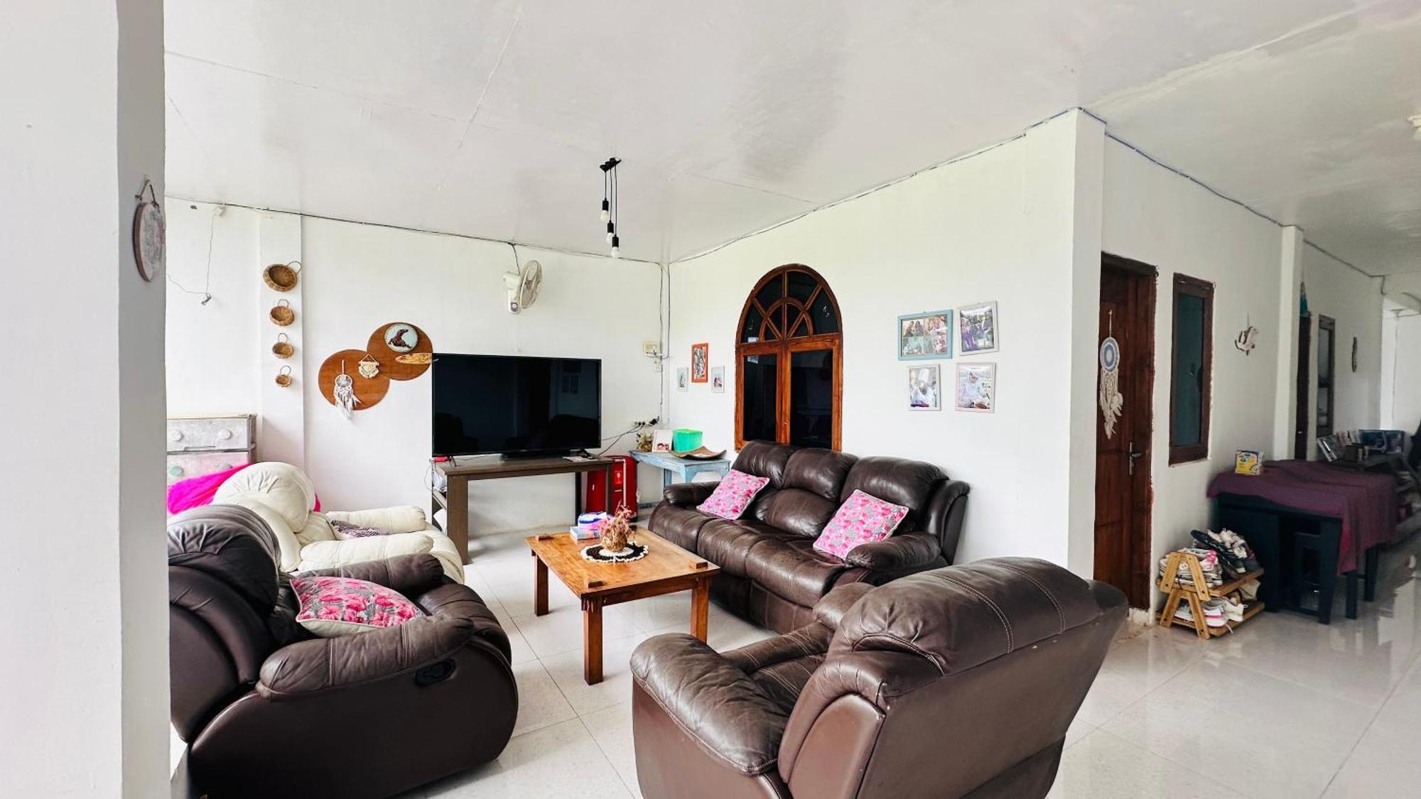 D'Flora Homestay Labuan Bajo Exterior foto