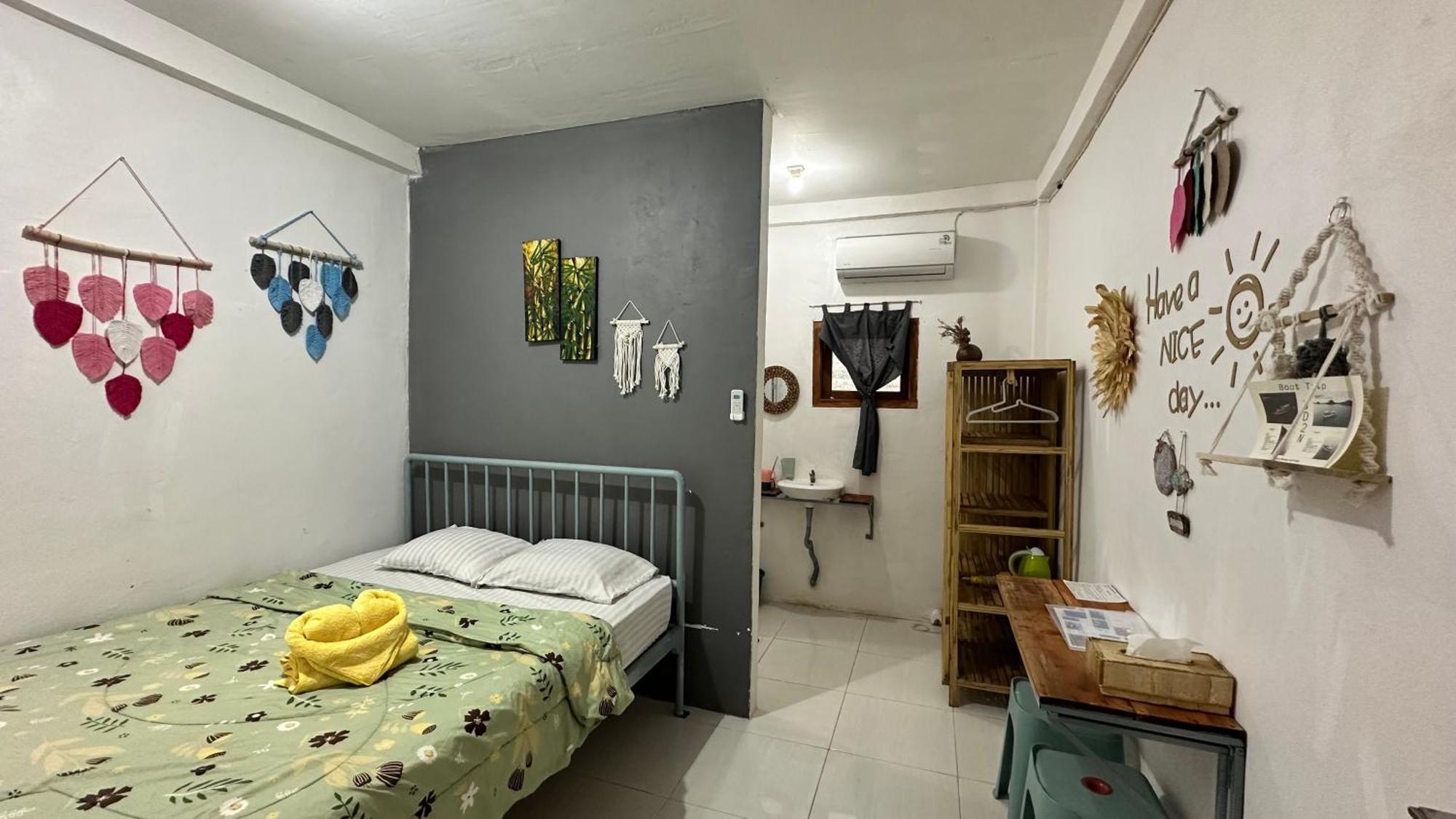 D'Flora Homestay Labuan Bajo Exterior foto